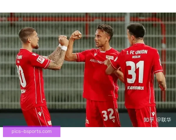 亚历杭德罗加纳乔英超对阵埃弗顿倒钩破门技惊四座提前锁定赛季最佳进球