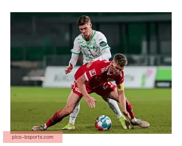 卢顿主帅罗伯埃德华兹以硬朗战术打造球队坚韧风格