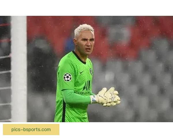巴黎圣日耳曼官方宣布签约门将萨福诺夫增强球队实力